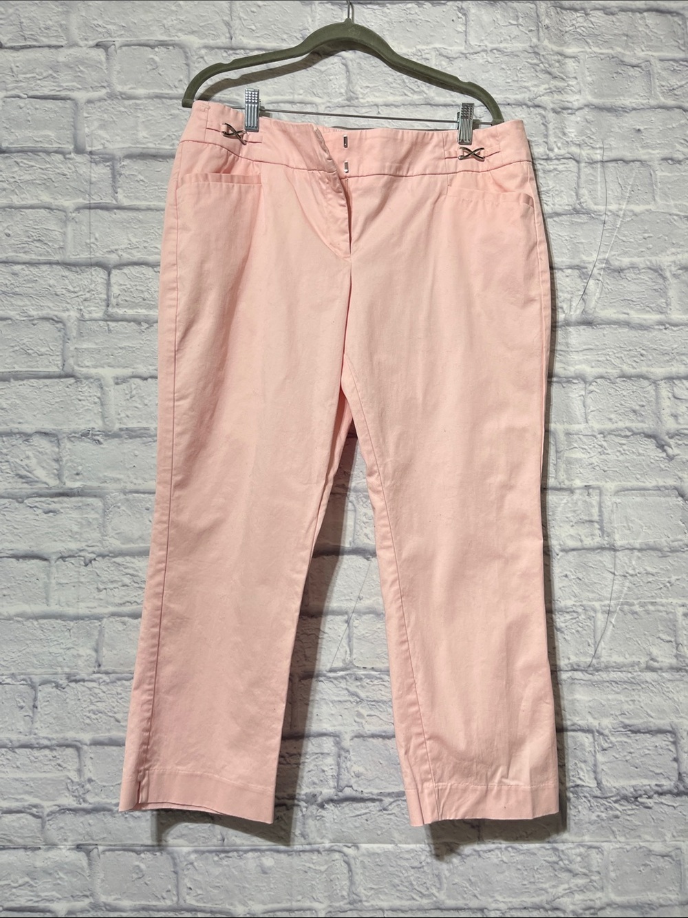 Cropped Straight-Leg Women's Pants in Light Pink